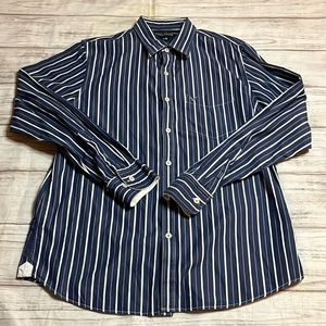 American Eagle Long Sleeved ButtonDown Shirt